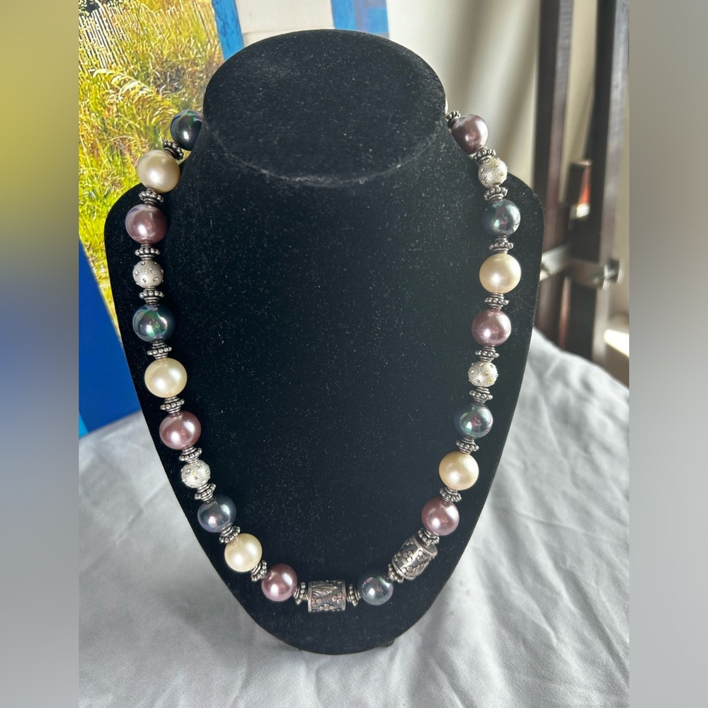 Women’s elegant necklace